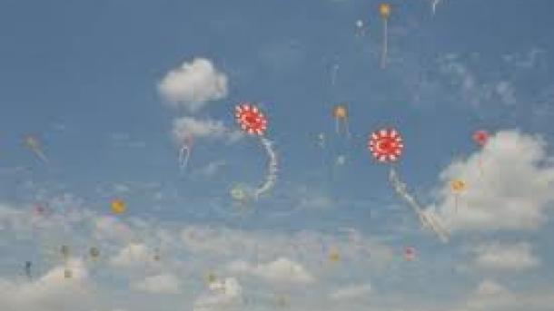 伊兹密尔举办风筝节