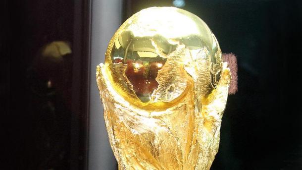Светскиот куп 2022 во Катар ќе се игра во зима