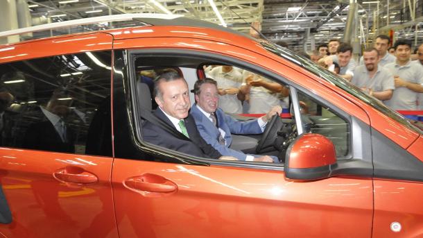 شرکت فورد اتوسان جهت تولید کامیون به چین مجوز می دهد