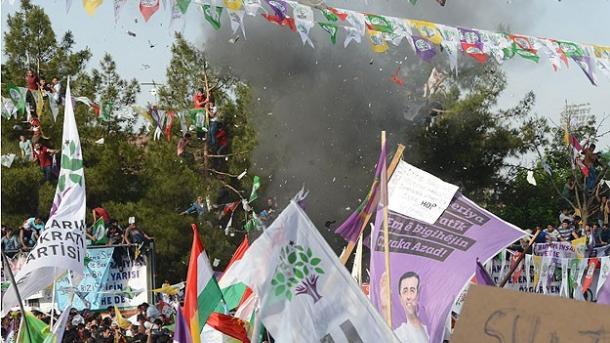 Detido um suspeito do atentado à bomba no comício do HDP