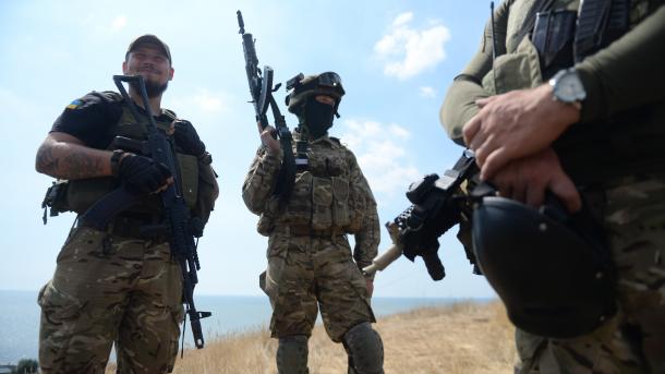 Продължават боевете в Донецк и Луганск...