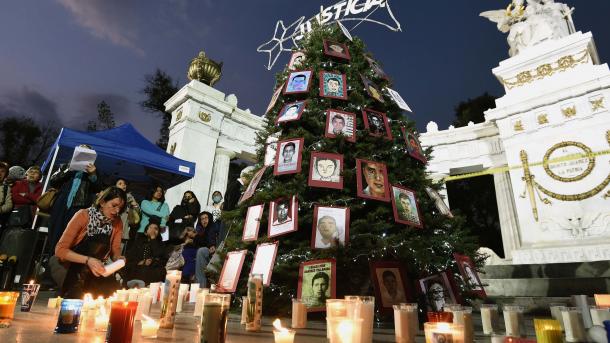 México: parientes de desaparecidos buscan intervención del papa