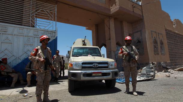 Evadare dintr-o ınchisoare yemenita