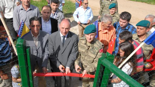 Турските војници ја обновија чешмата на селото Својат во БиХ