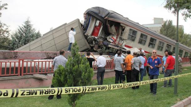 Két vonat ütközött össze Elazığban
