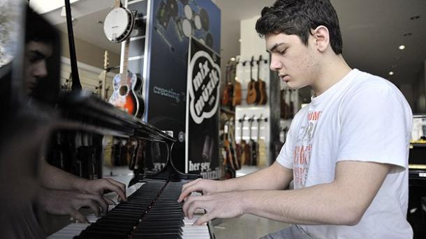 El genio sirio de música se centra en el concurso en Suecia