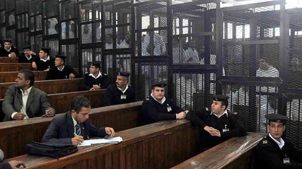 Tribunal condena a pena de muerte a 183 antigolpistas en Egipto