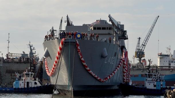 Le navire amphibie turc "Bayraktar" inanguré par Erdogan