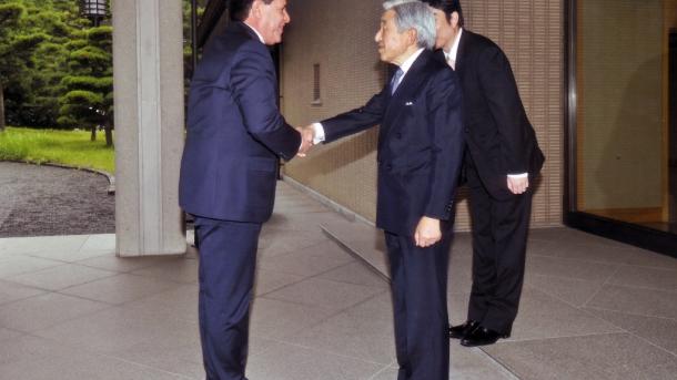 El emperador de Japón recibe en Tokio al presidente paraguayo