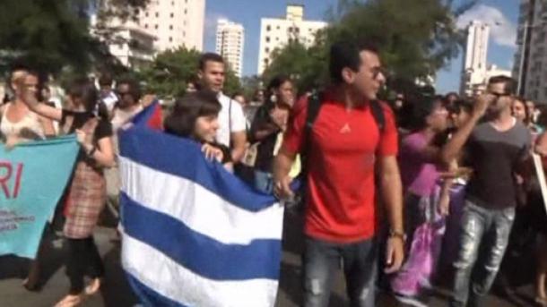Los cubanos empiezan a celebrar en las calles de La Habana