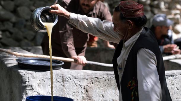 پاکستان کی روایتی شراب جو آج بھی کشید ہوتی ہے:ایک رپورٹ