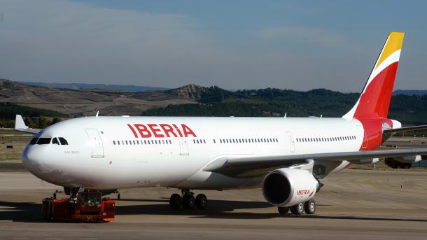 Iberia aumenta la conexión Santiago-Madrid y estrena clase Turista Premium