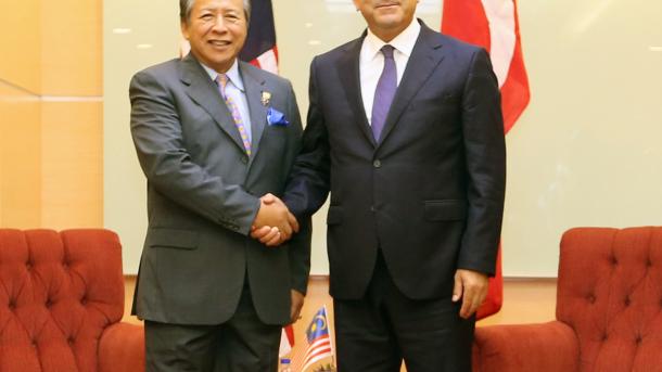 土耳其外长在吉隆坡商讨维吾尔人问题