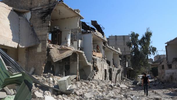 Сирияда Асадга караштуу күчтөрдүн кол салуулары уланып жатат