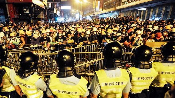 香港旺角圣诞夜再起示威37人被拘留