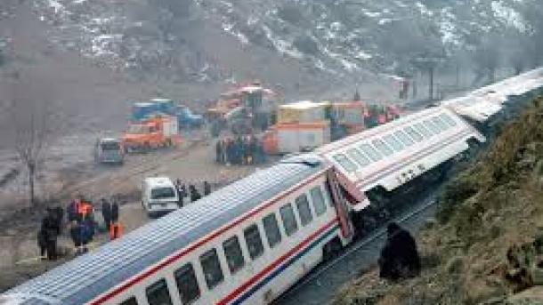 اترپردیش میں ٹرین  کا حادثہ15افرادہلاک