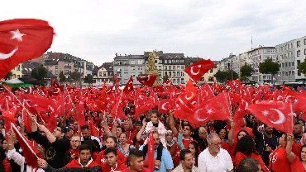 Διαδηλώσεις κατά της PKK στην Ευρώπη