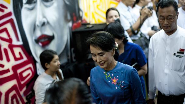 Myanmar, partito di Aung San Suu Kyi ottiene oltre 70% seggi
