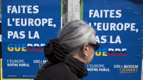 Une courte majorité de Français favorable à l'UE