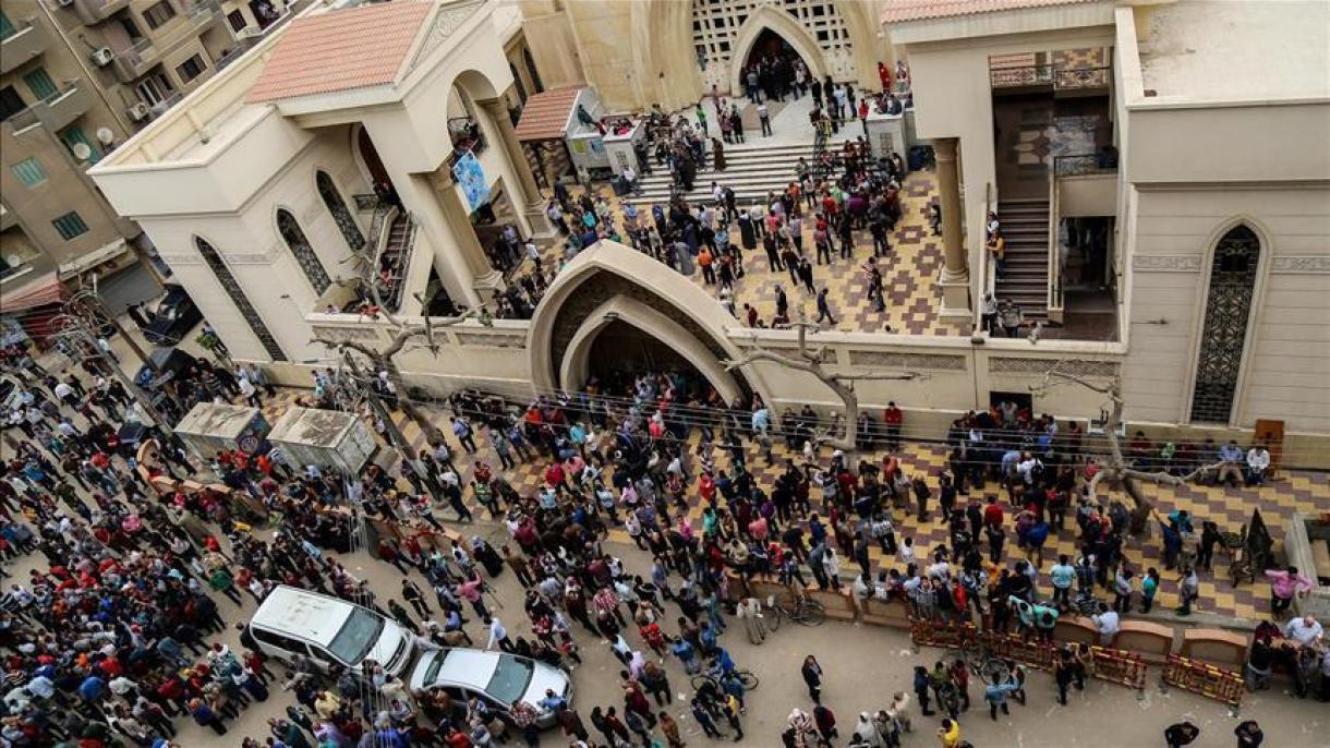Десетки загинаха при нападения срещу две църкви в Египет