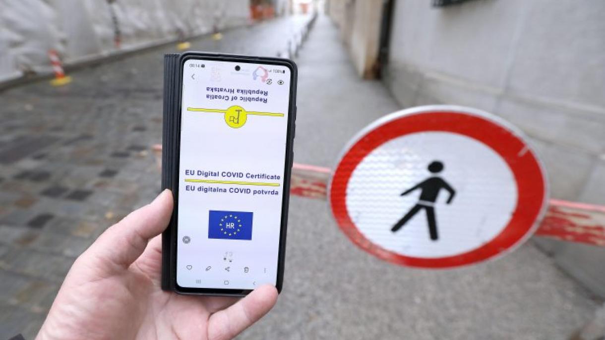 Hrvatska: Od danas obvezne Covid potvrde ili testiranje u državnim i javnim službama
