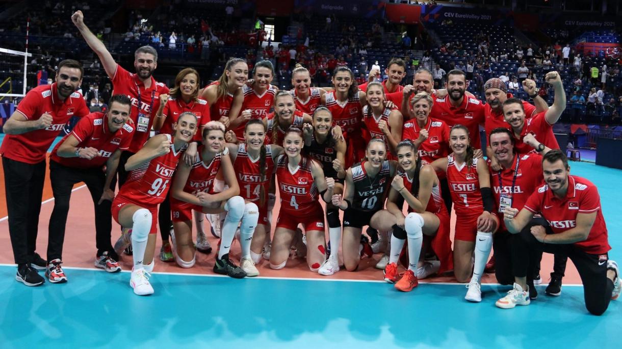 "Sulltaneshat e rrjetës" marrin një medalje bronzi dhe vendin e tretë në CEV 2021