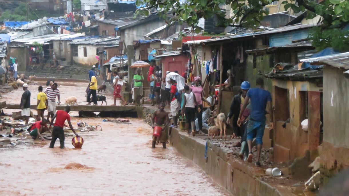 Suben a 242 la cifra de muertos por inundaciones en Nigeria