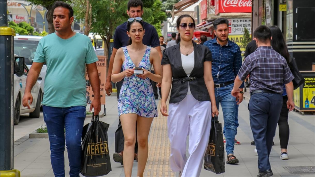 طی 7 ماه بیش از 226 هزار ایرانی به استان وان ترکیه سفر کردهاند