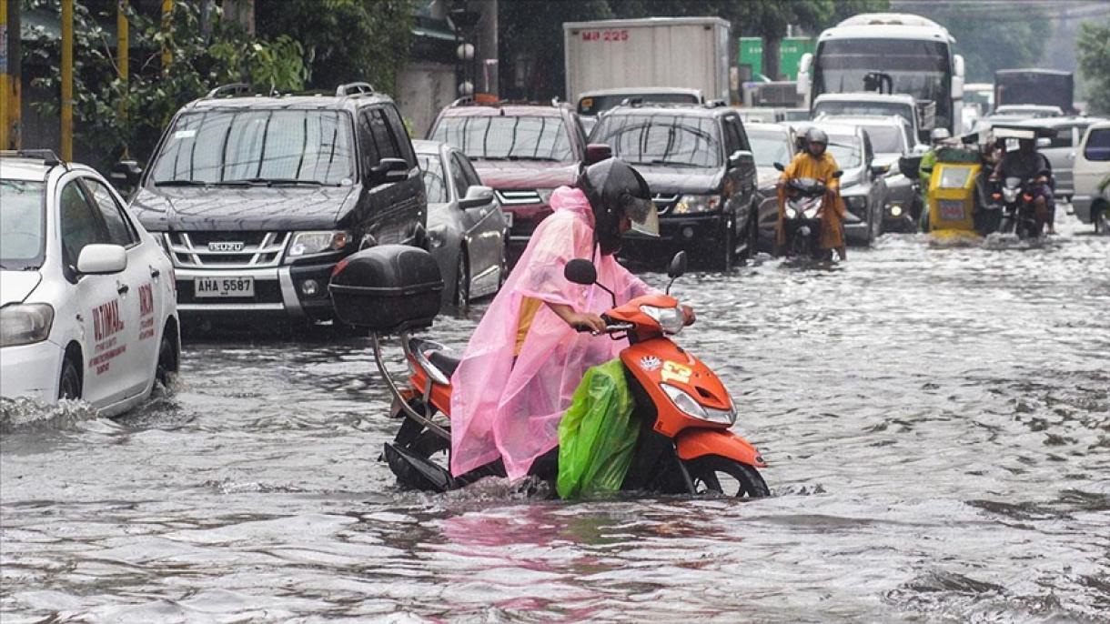 菲律宾遭热带风暴“鲇鱼”侵袭