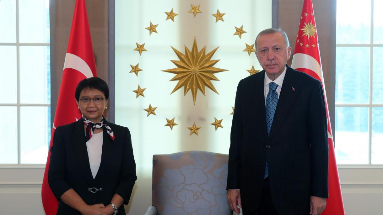 Erdogan a reçu la ministre indonésienne des Affaires étrangères et le président du Parlement tadjik
