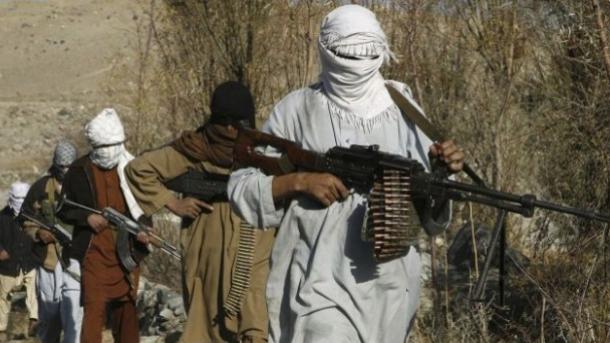 塔利班在阿富汗劫持50名乘客