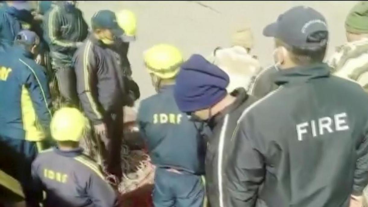 Hindistanda başdan geçirilen sil apatynda ýogalan adamlaryň sany artmaga dowam edýär