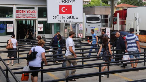 土耳其萨尔普边境口岸出入境人数打破历史记录