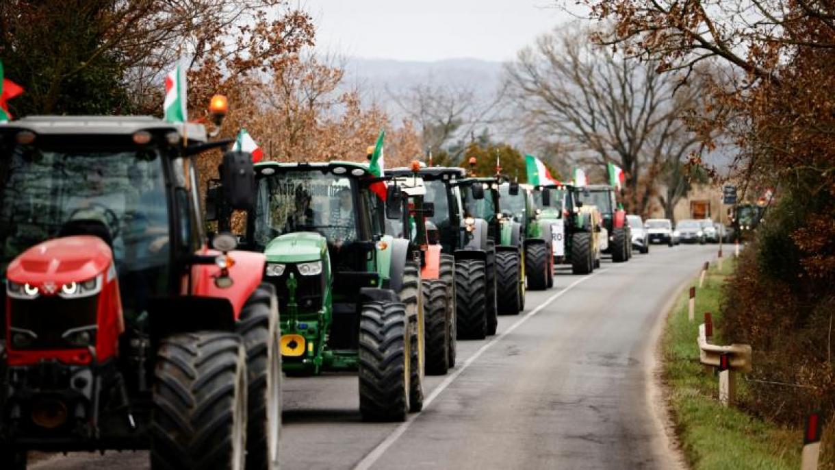 اعتراضات کشاورزان در ایتالیا ادامه دارد