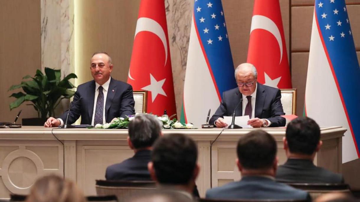 Çavuşoğlu: "Turquía continuará apoyando el proceso de reforma en Uzbekistán"