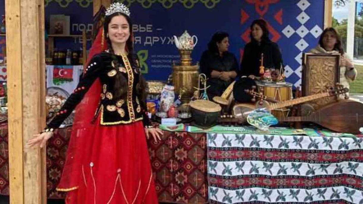 Moskva_festival_Azərbaycan_04.jpg