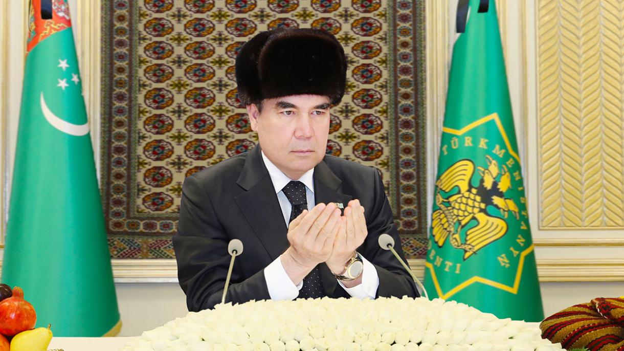 Prezident Gurbanguly Berdimuhamedow S.A.Nyýazowy hatyralamak çäresine gatnaşdy