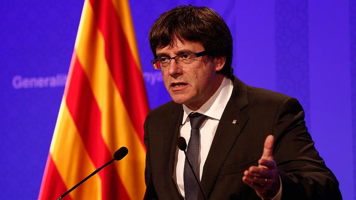 Puigdemont descarta eleições e envia para o Parlament o mandato de 1 de outubro