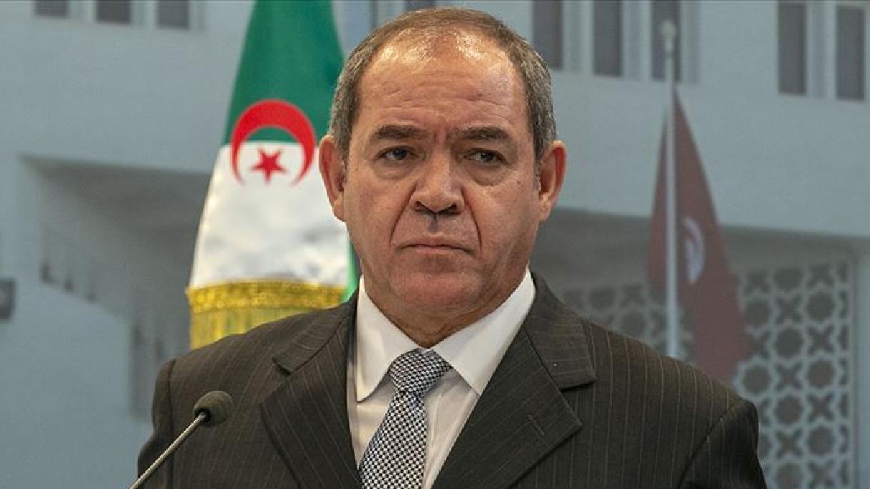 Франция и Алжир подкрепиха примирието в Либия...