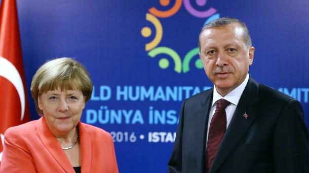 دیدارهای دو جانبه در حاشیه اجلاس جهانی بشر دوستانه در استانبول
