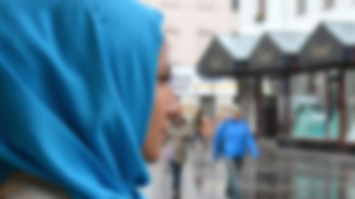 Bruxelas deporta mulher vestindo Niqab