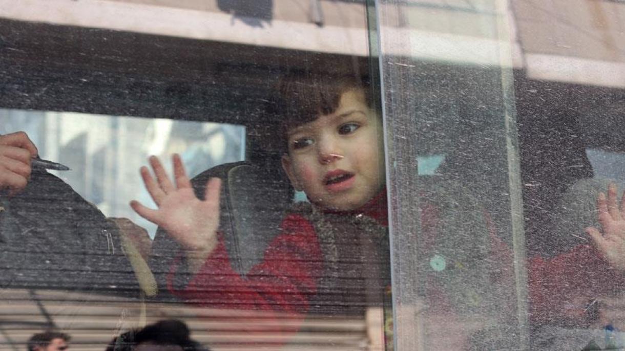 叙利亚东古塔平民继续逃离地区