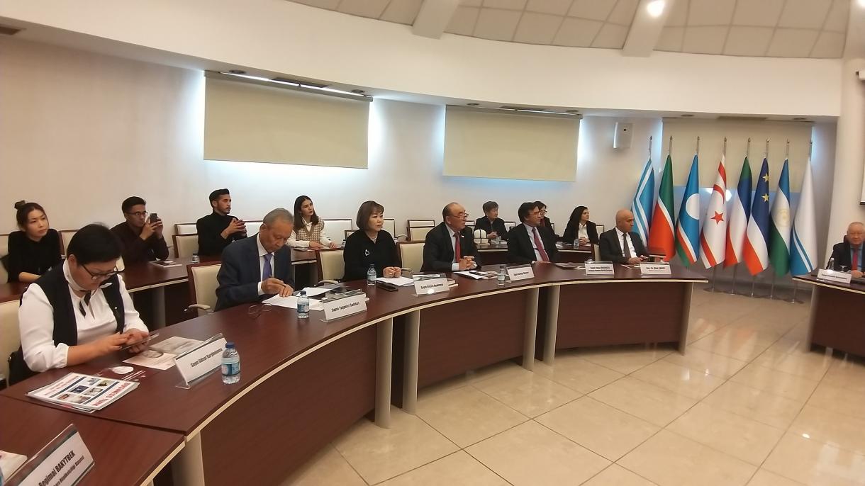 Kırgız yazar Tüğölbay Sıdıkbekov TÜRKSOY anma 4.jpg