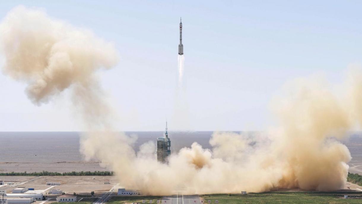 Кытай жерди байкоого алган жаңы спутниктерин учурду