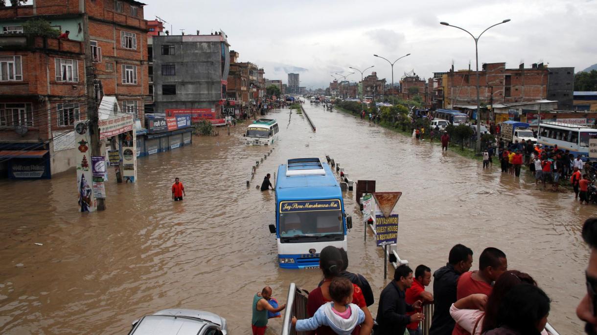 尼泊尔季风降雨引发洪水和山体滑坡