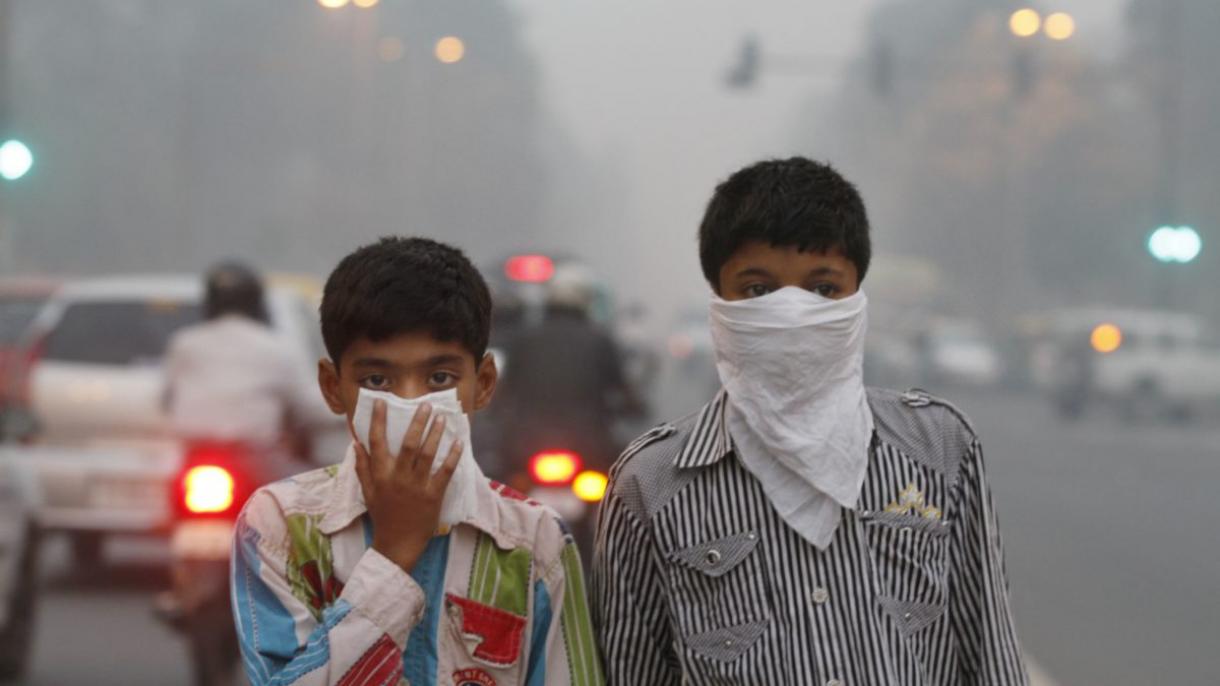 Sigue la contaminación del aire en Nueva Delhi