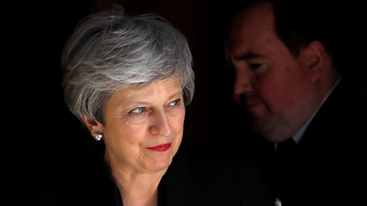 May: "Nézeteltérés van London és Washington között"