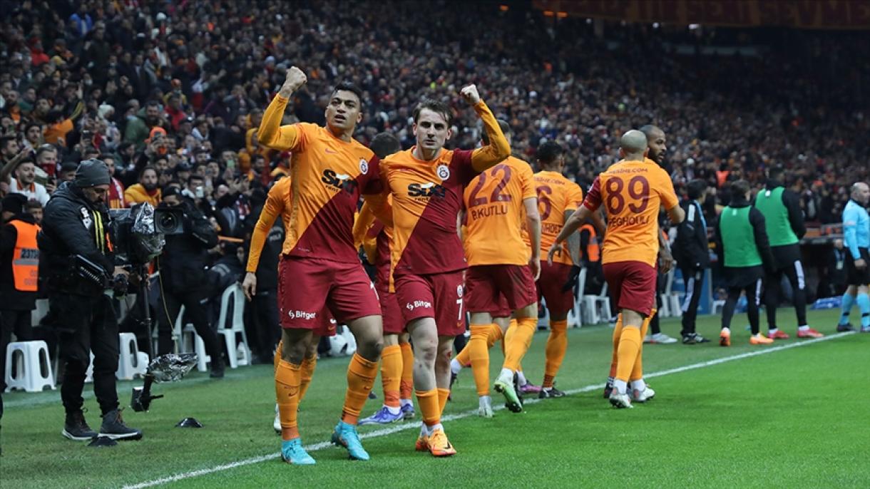 El Galatasaray derrotó al Beşiktaş en el derby de la Súper Liga de Turquía