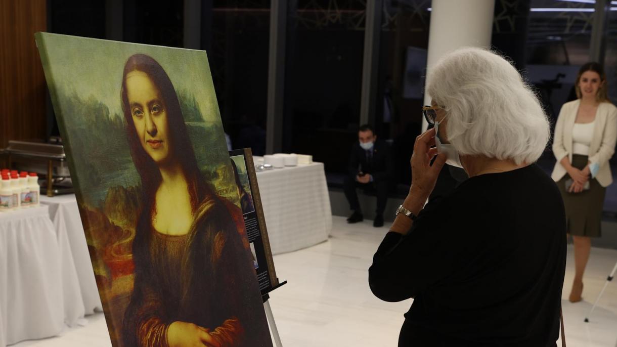 "Mona Lisa con síndrome de Down" se exhibe en la Casa Turca en Nueva York