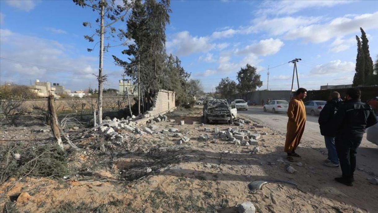 利比亚反对派民兵战机轰炸扎维耶市平民